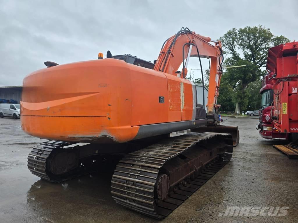 Hitachi ZX 210 حفارات زحافة