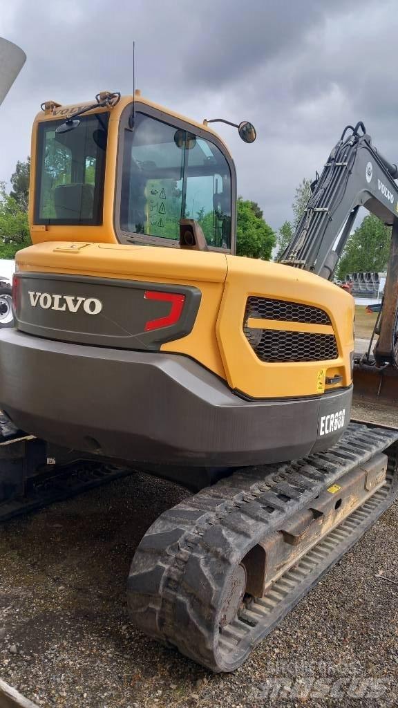 Volvo ECR 88 D حفارات زحافة