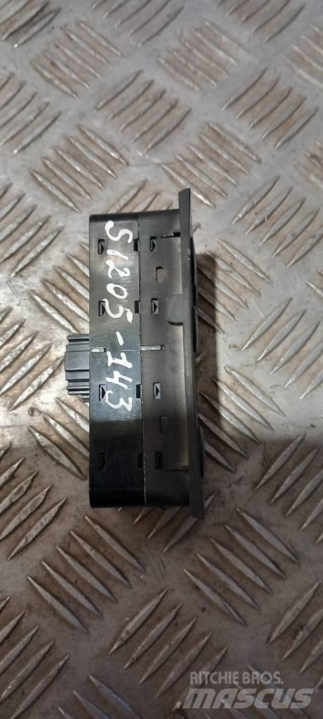 Scania R 440.    2091754 كابينة والداخلية