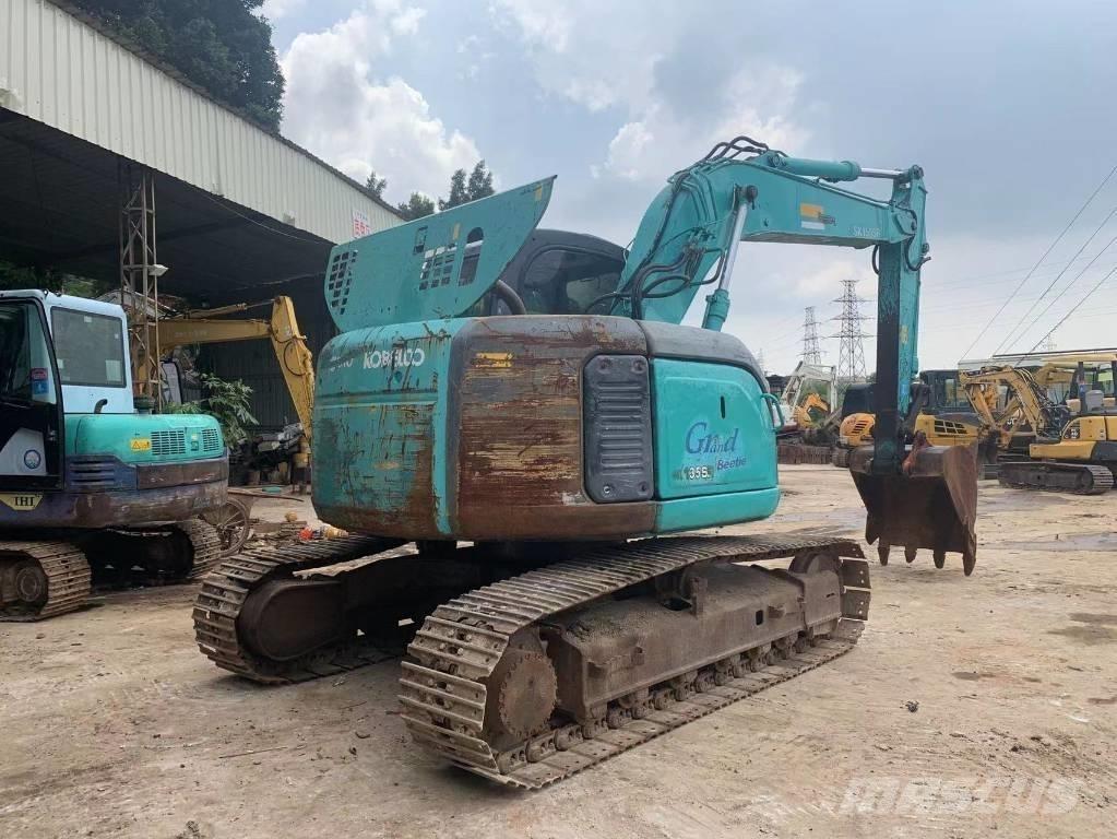 Kobelco SK 135 حفارات زحافة