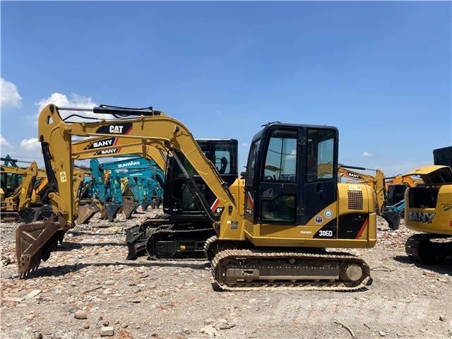CAT 306D حفارات زحافة