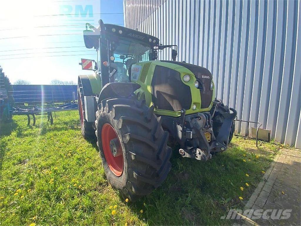 CLAAS axion 850 الجرارات