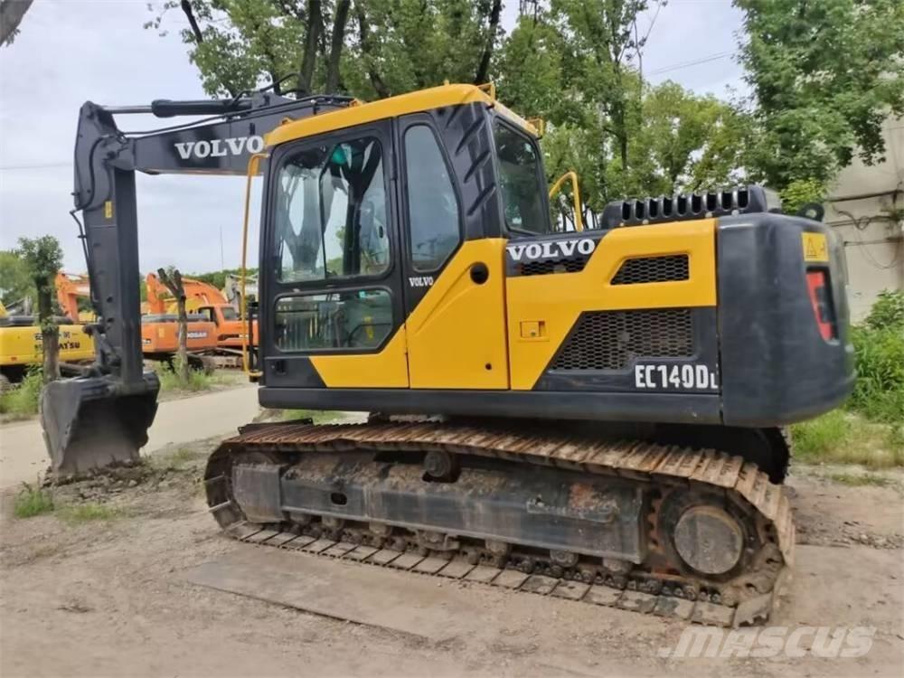 Volvo EC 140 B LC حفارات زحافة