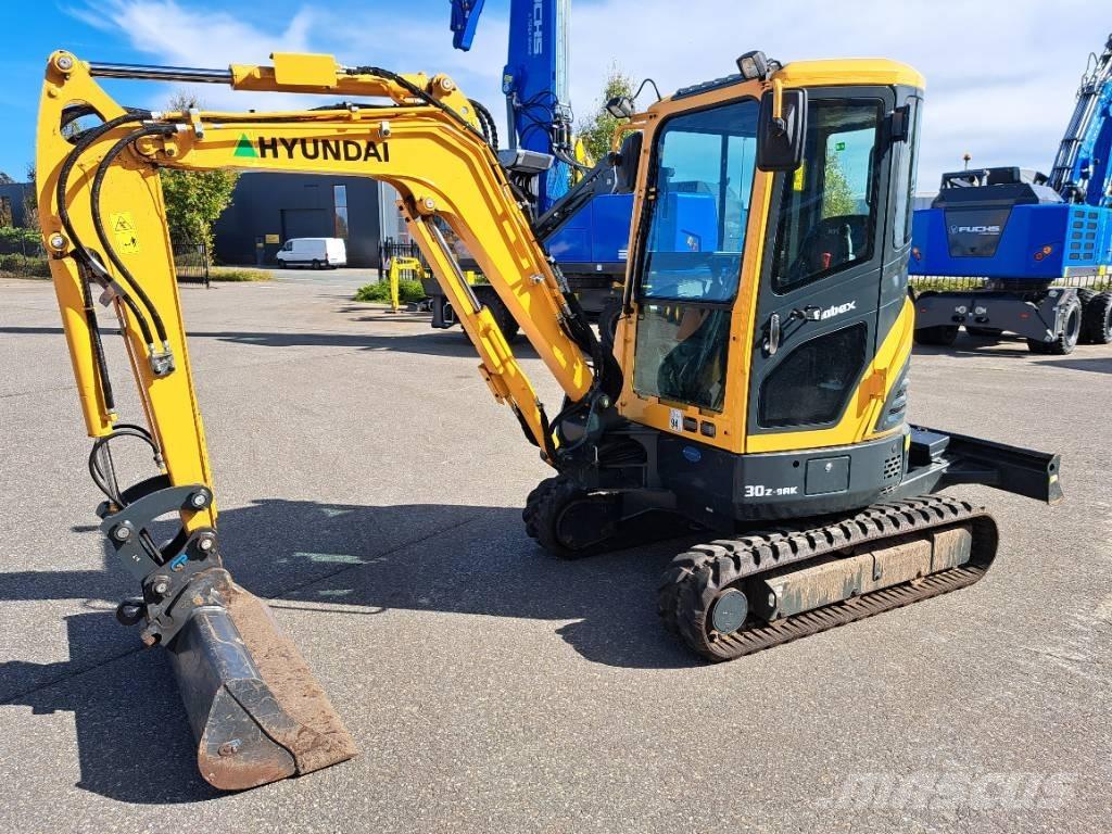 Hyundai R30 Z-9AK حفارات صغيرة أقل من 7 طن (حفارات صغيرة)