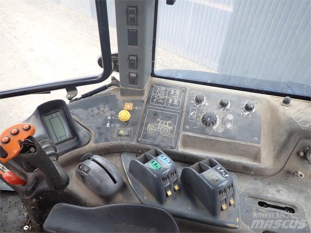 New Holland TM190 الجرارات