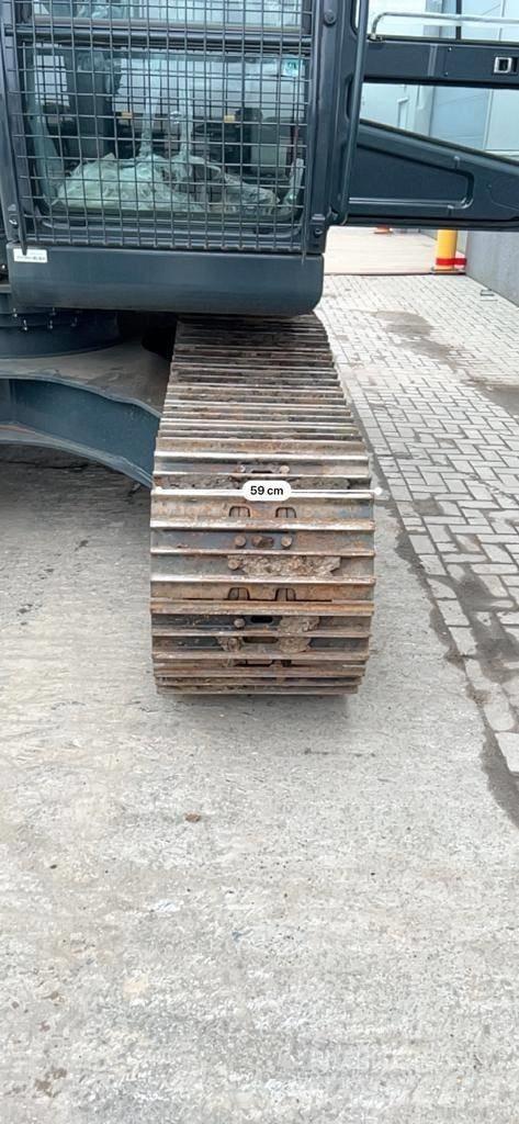 Hyundai R 210 حفارات زحافة