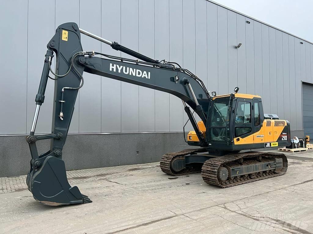 Hyundai R 210 حفارات زحافة