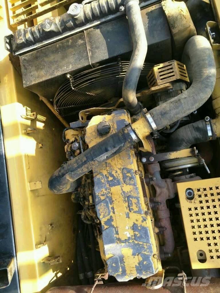 CAT 330 C حفارات زحافة