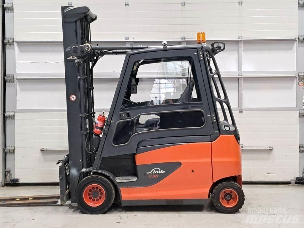 Linde E30HL-01/600 شاحنات ذات رافعات شوكية تعمل بالكهرباء