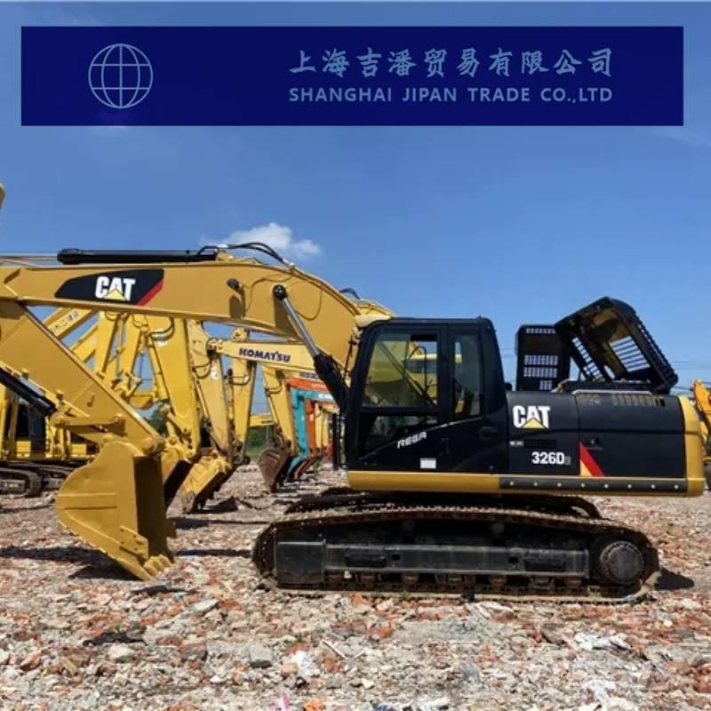 CAT 326 D حفارات زحافة