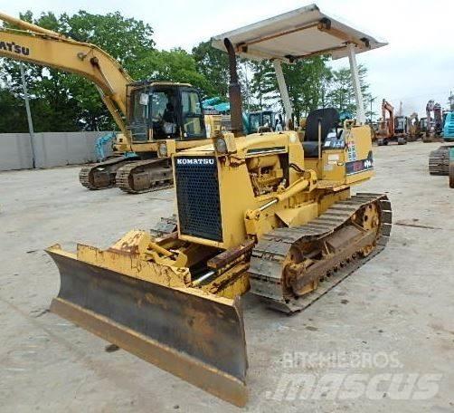 Komatsu D 20 A-6 بلدوزرات مجنزرة