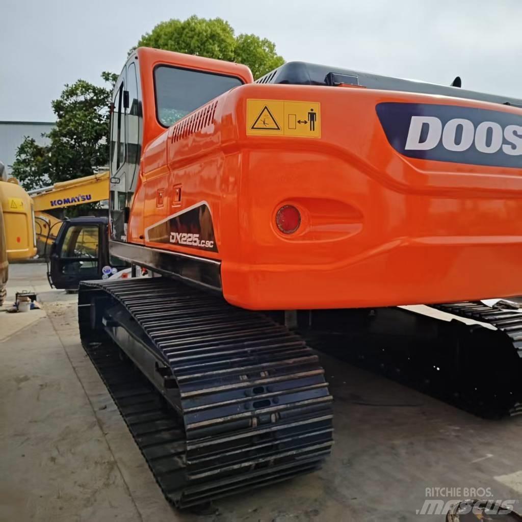 Doosan DX 225 حفارات زحافة