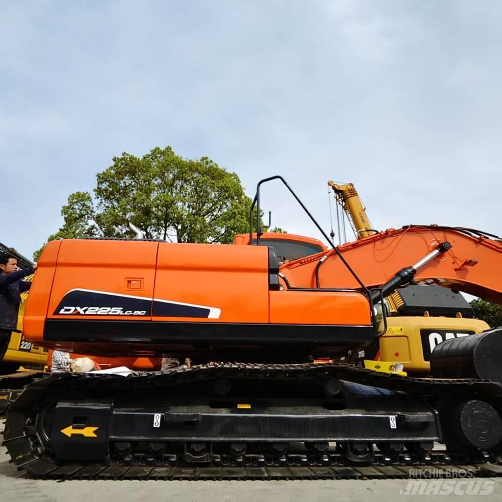 Doosan DX 225 حفارات زحافة