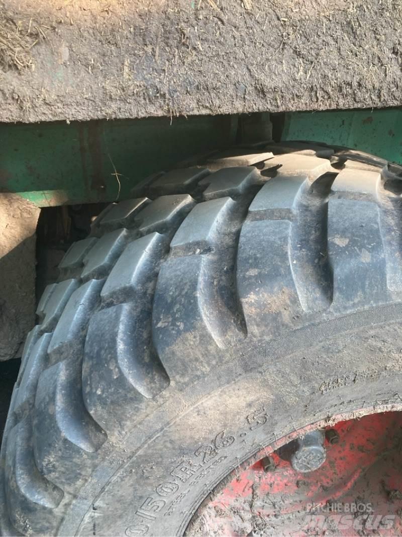 Tebbe HS 180 معدات توزيع السماد العضوي