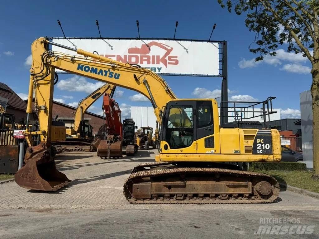 Komatsu PC210LC-8 حفارات زحافة