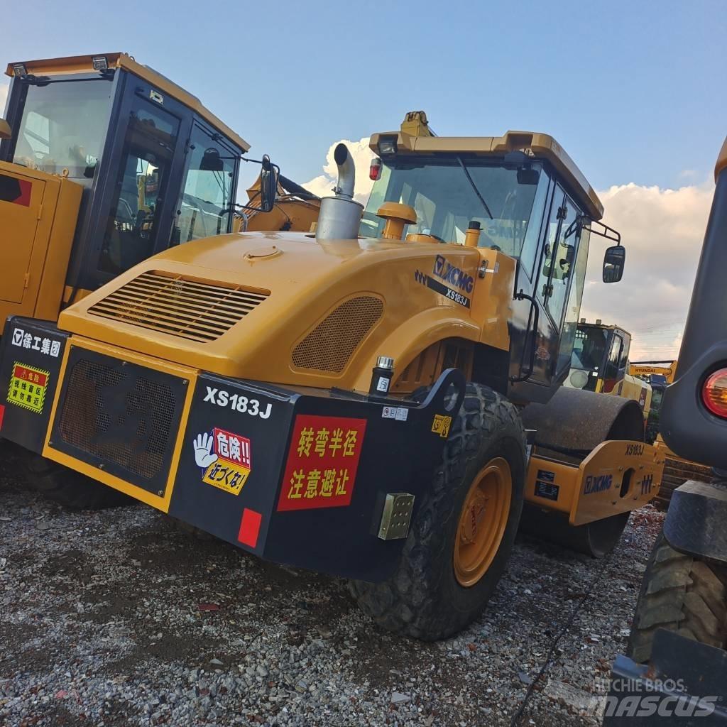 XCMG XS 183 J مداحل أحادية الأسطوانة