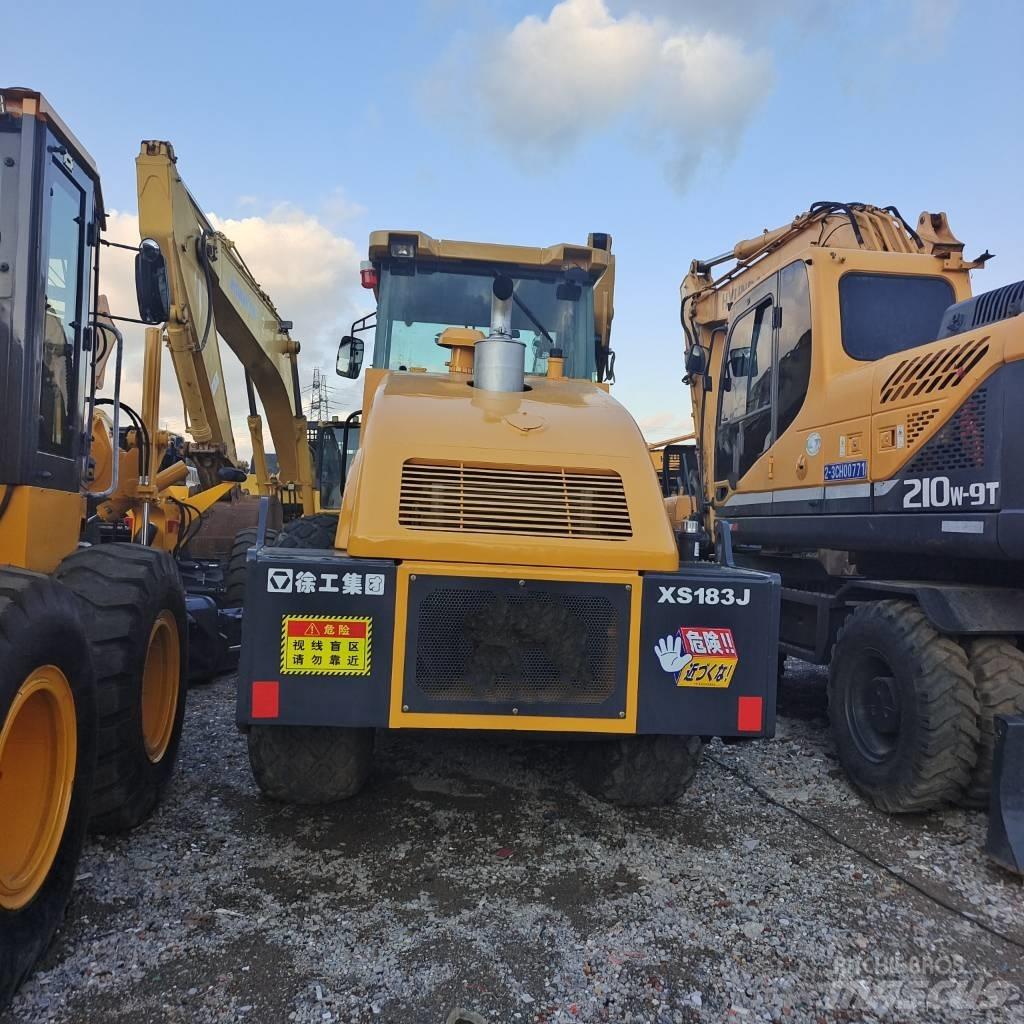XCMG XS 183 J مداحل أحادية الأسطوانة