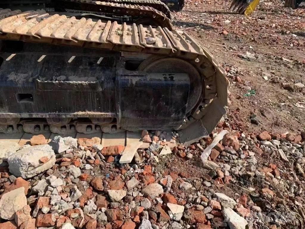 CAT 318d حفارات زحافة