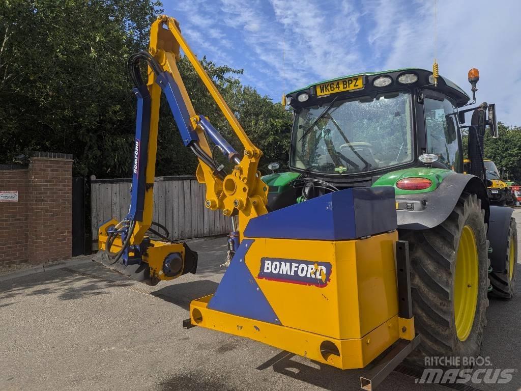 Bomford Hawk ماكينات تشذيب الأشجار
