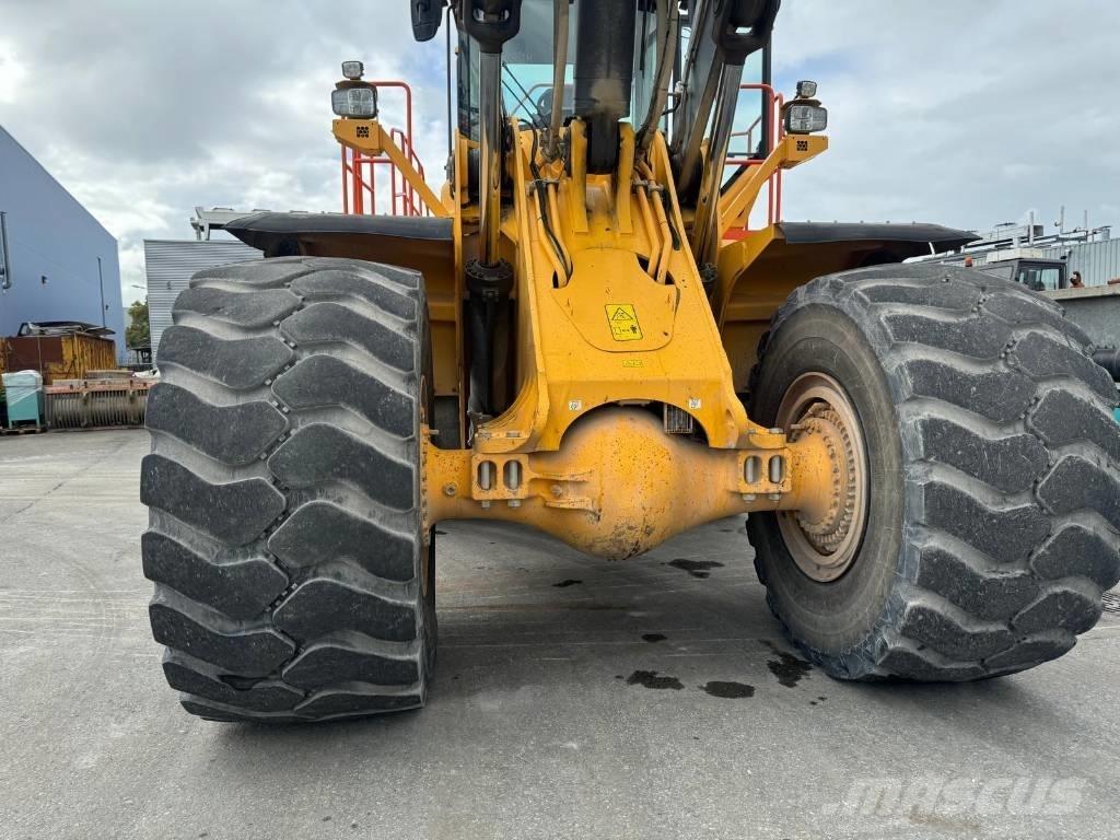 Volvo L 350 H لوادر بعجل