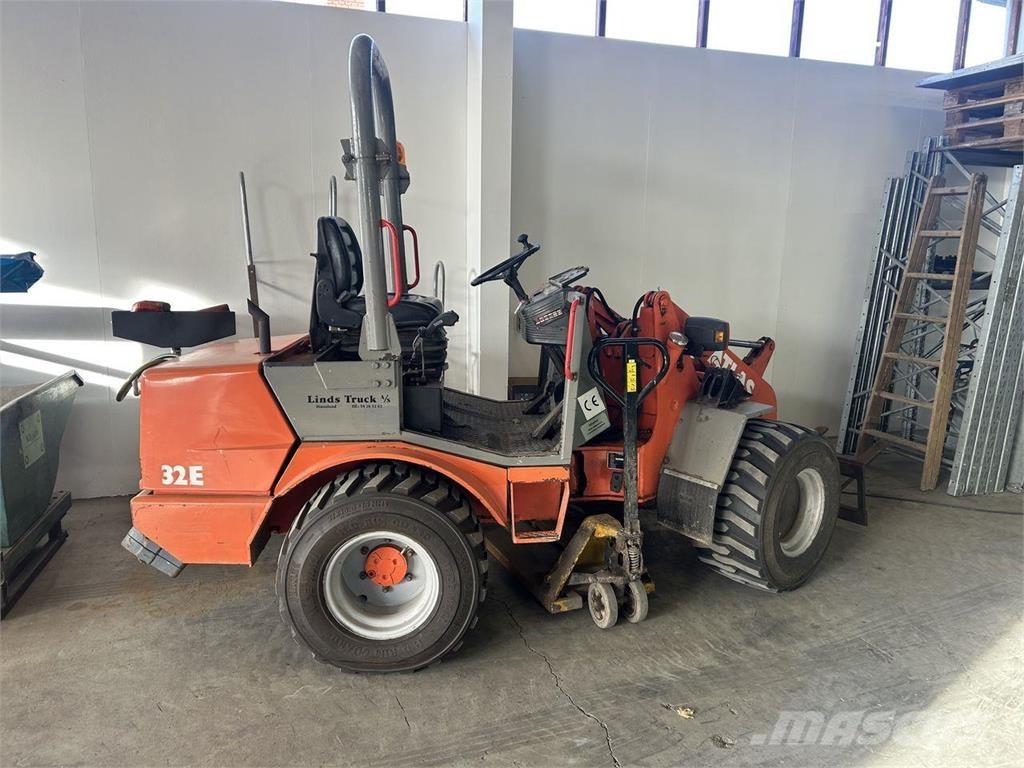 Atlas AR32E لوادر متعددة الأغراض