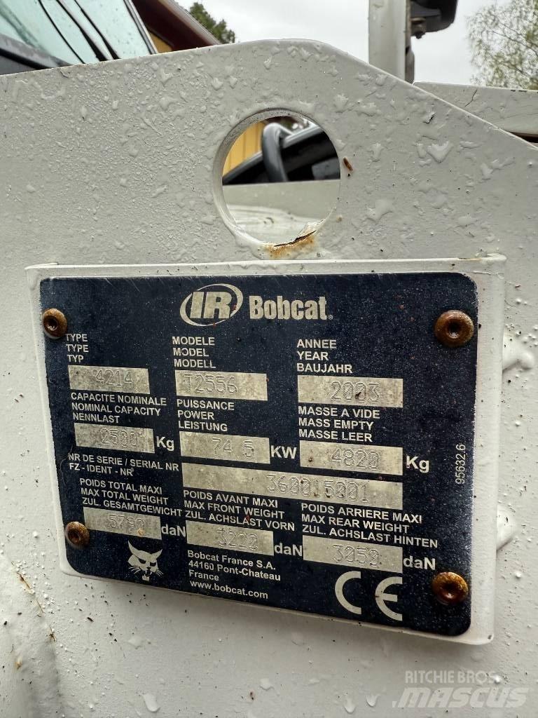 Bobcat T 2556 مناولات متداخلة