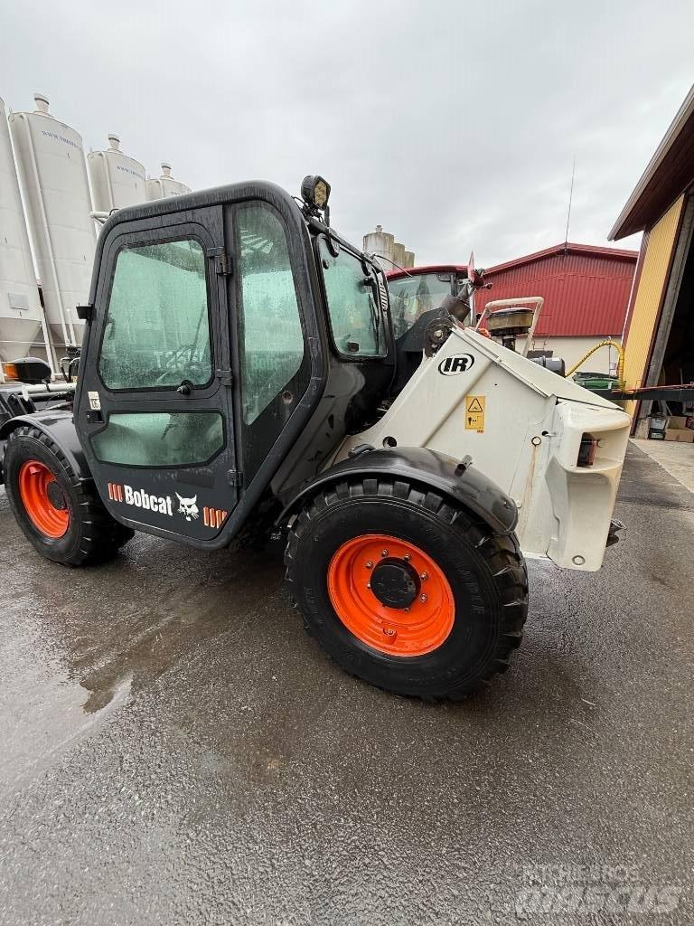 Bobcat T 2556 مناولات متداخلة