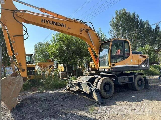 Hyundai 210W حفارات زحافة