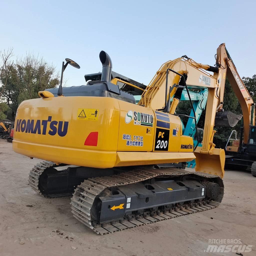 Komatsu PC 200-8 حفارات زحافة