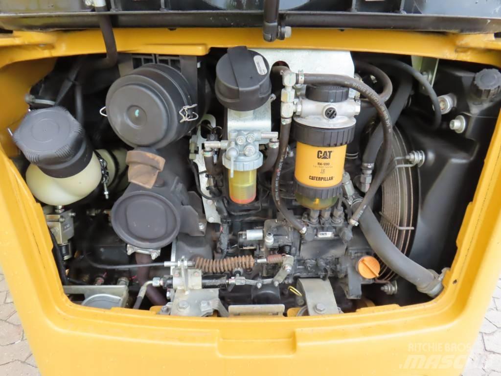 CAT 301.7 D حفارات صغيرة أقل من 7 طن (حفارات صغيرة)