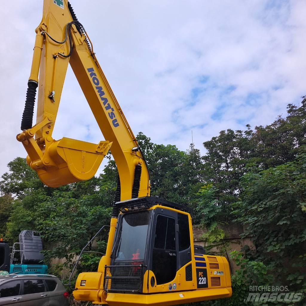 Komatsu PC 220-7 حفارات زحافة