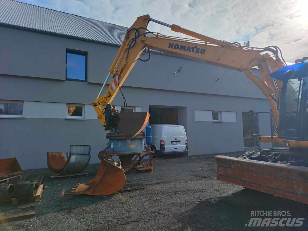 Komatsu PW 130ES-6K حفارات بعجل