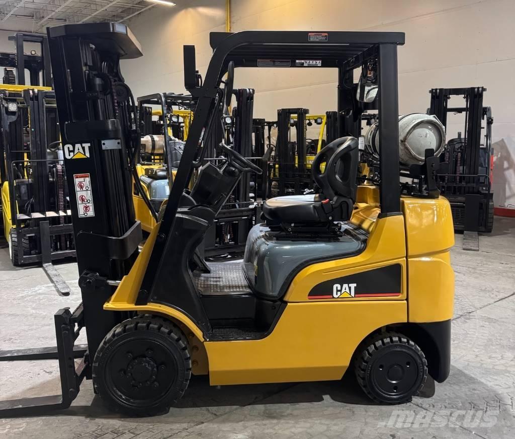 CAT FGC25N شاحنات ذات رافعات شوكية - أخرى