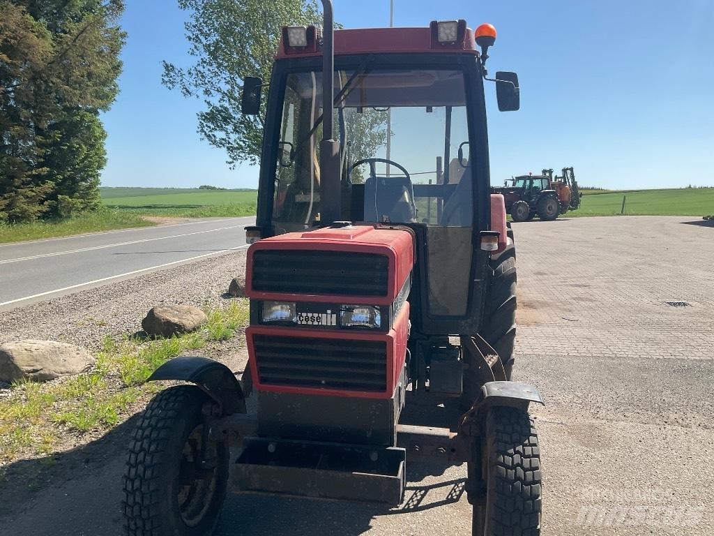 Case IH 685 XL الجرارات