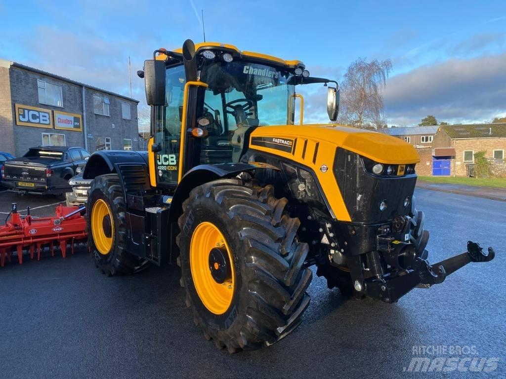 JCB Fastrac 4220 الجرارات