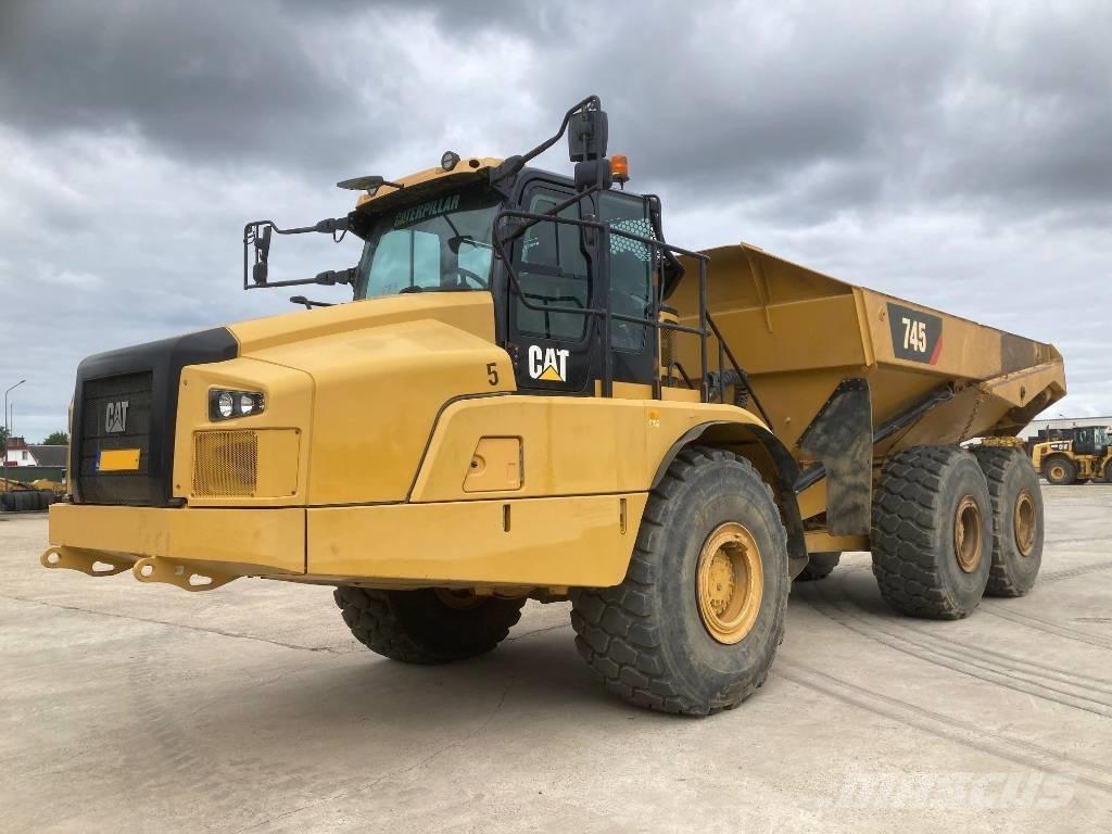 CAT 745 ساحبات مفصلية