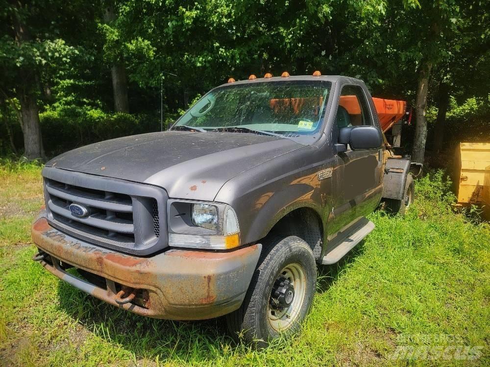 Ford F 350 شاحنات ذات هيكل صندوقي