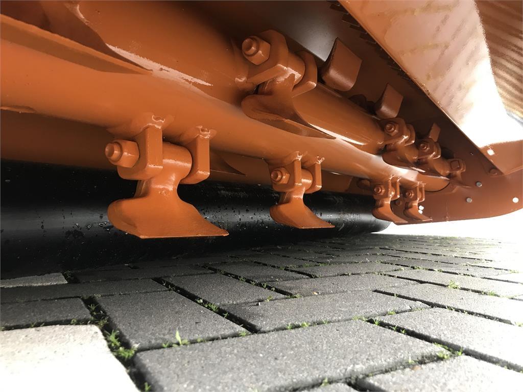 Berti TA 200 ماكينات تشذيب الأشجار