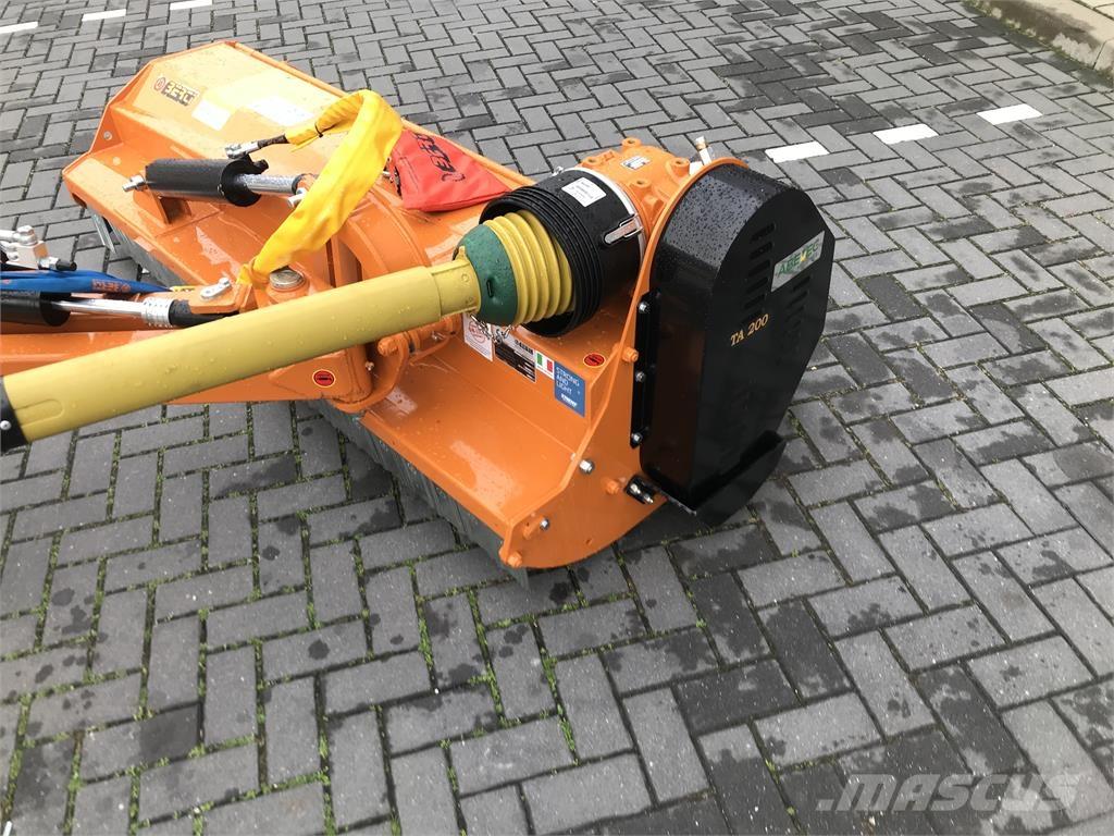 Berti TA 200 ماكينات تشذيب الأشجار