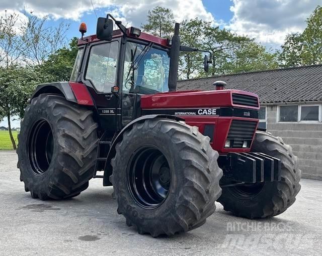 Case IH 1255 XL الجرارات
