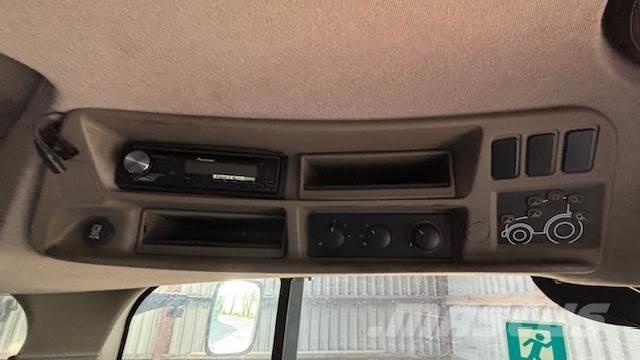 CASE Puma 165 الجرارات