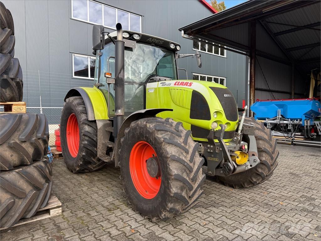 CLAAS Ares 697 ATZ الجرارات