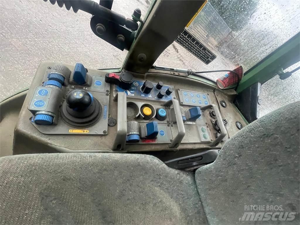 Fendt 208V الجرارات