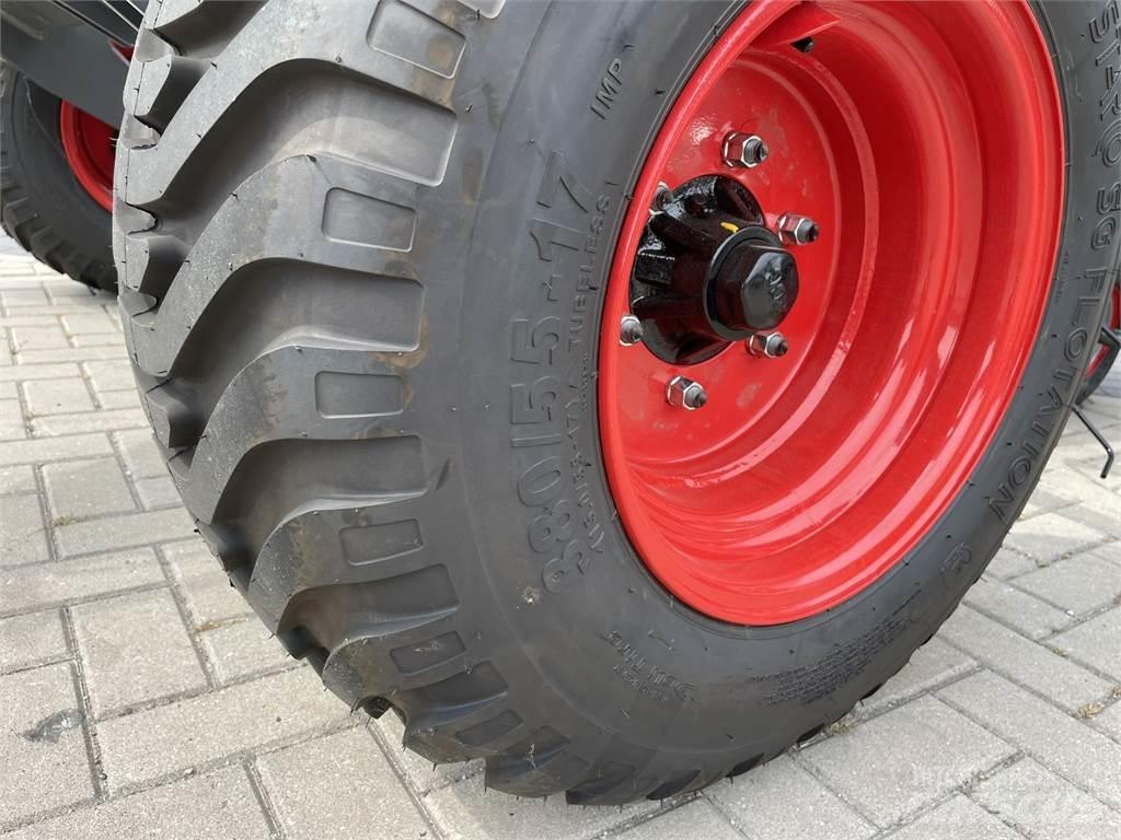 Fendt Lotus 1250 مكابس وميبسات التبن