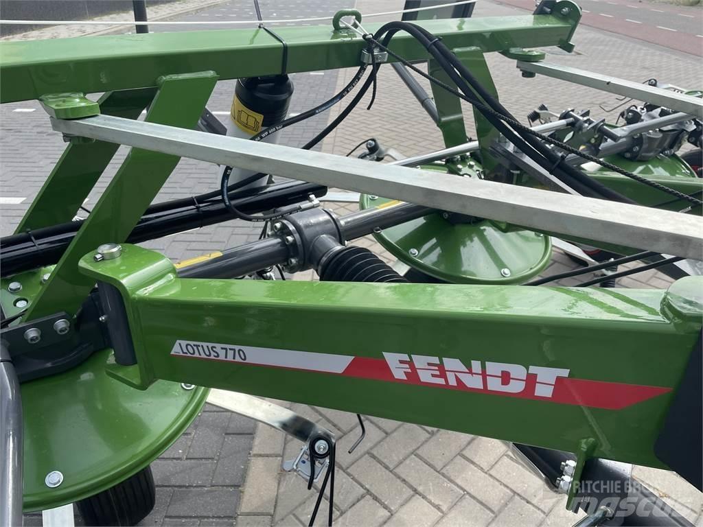 Fendt Lotus 770 مكابس وميبسات التبن