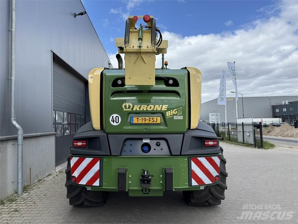 Krone BigX 630 آلات تمزيق الحزم وتقطيعها ونشرها