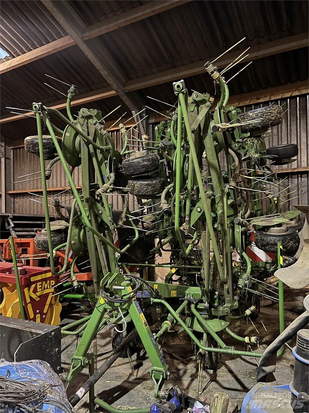 Krone KW 8.82 مكابس وميبسات التبن