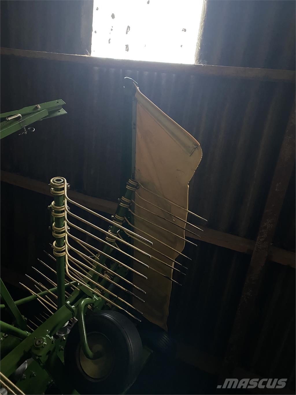 Krone Swadro 807 مكابس وميبسات التبن