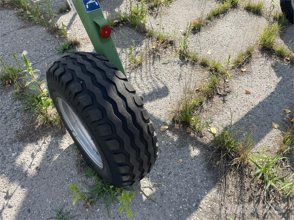 Krone Swadro 900 مكابس وميبسات التبن