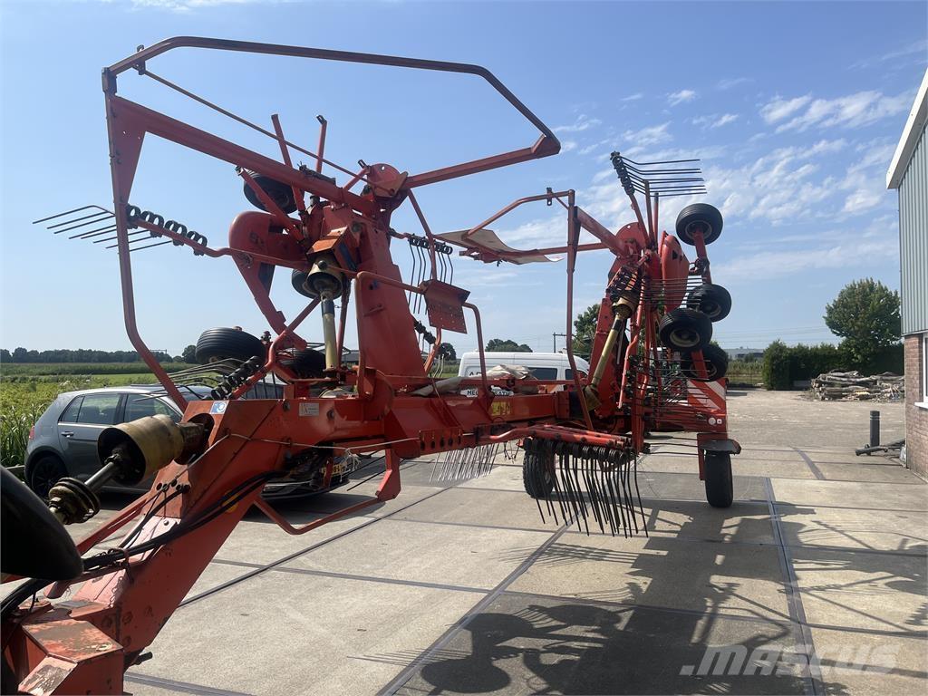 Kuhn 7302 DL مكابس وميبسات التبن